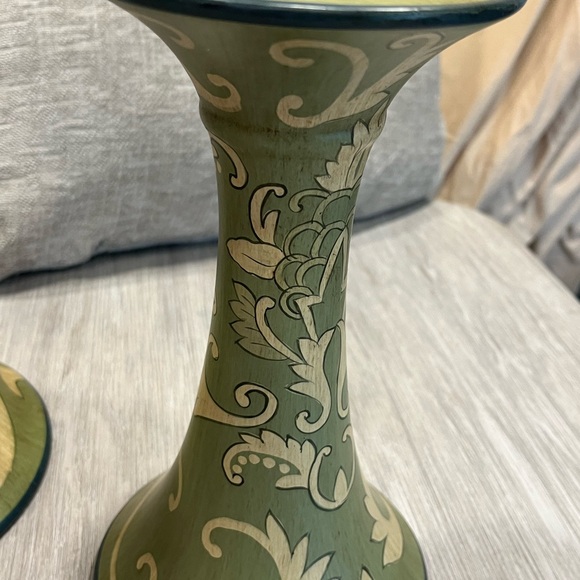 Elegant Green Candle Holders - Picture 5 of 6